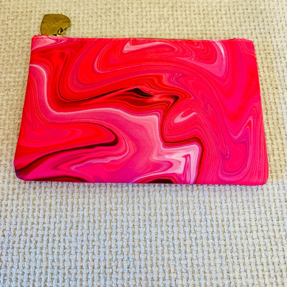 Vibrant Pink marble swirl IPSY make up bag gold heart zipper pull